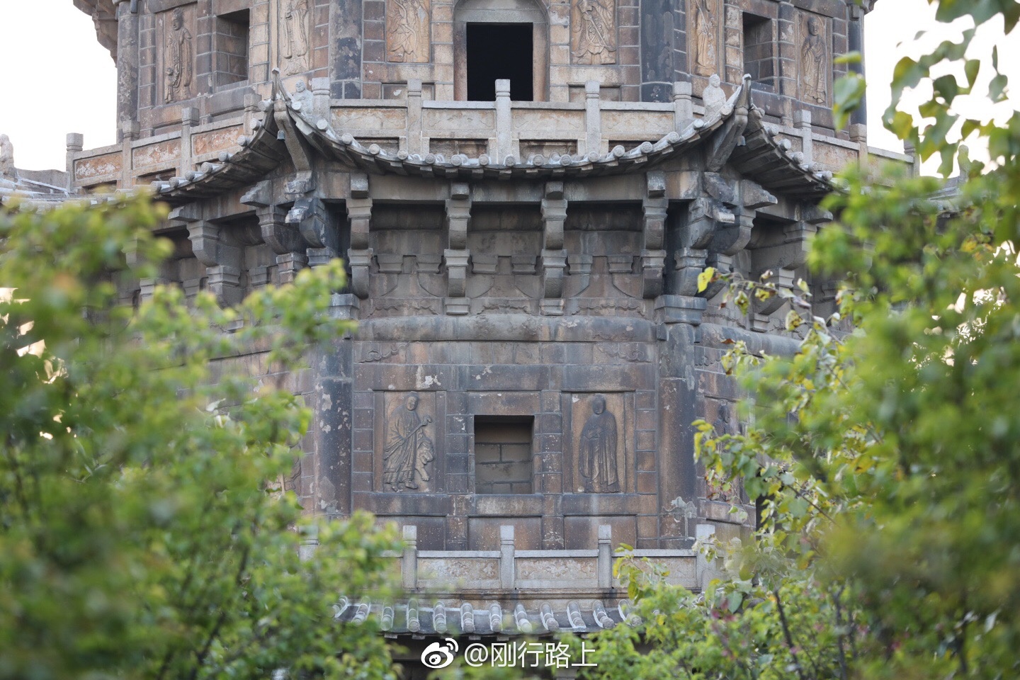 泉州开元寺东,西两塔是中国最高也是最大的一对石塔