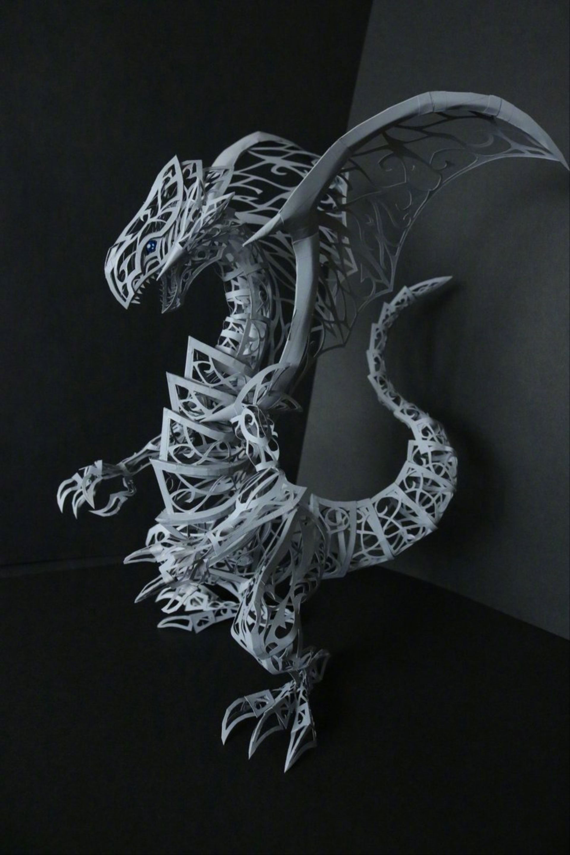 网友制作精美立体纸雕青眼白龙点睛欲飞战力爆表晴季