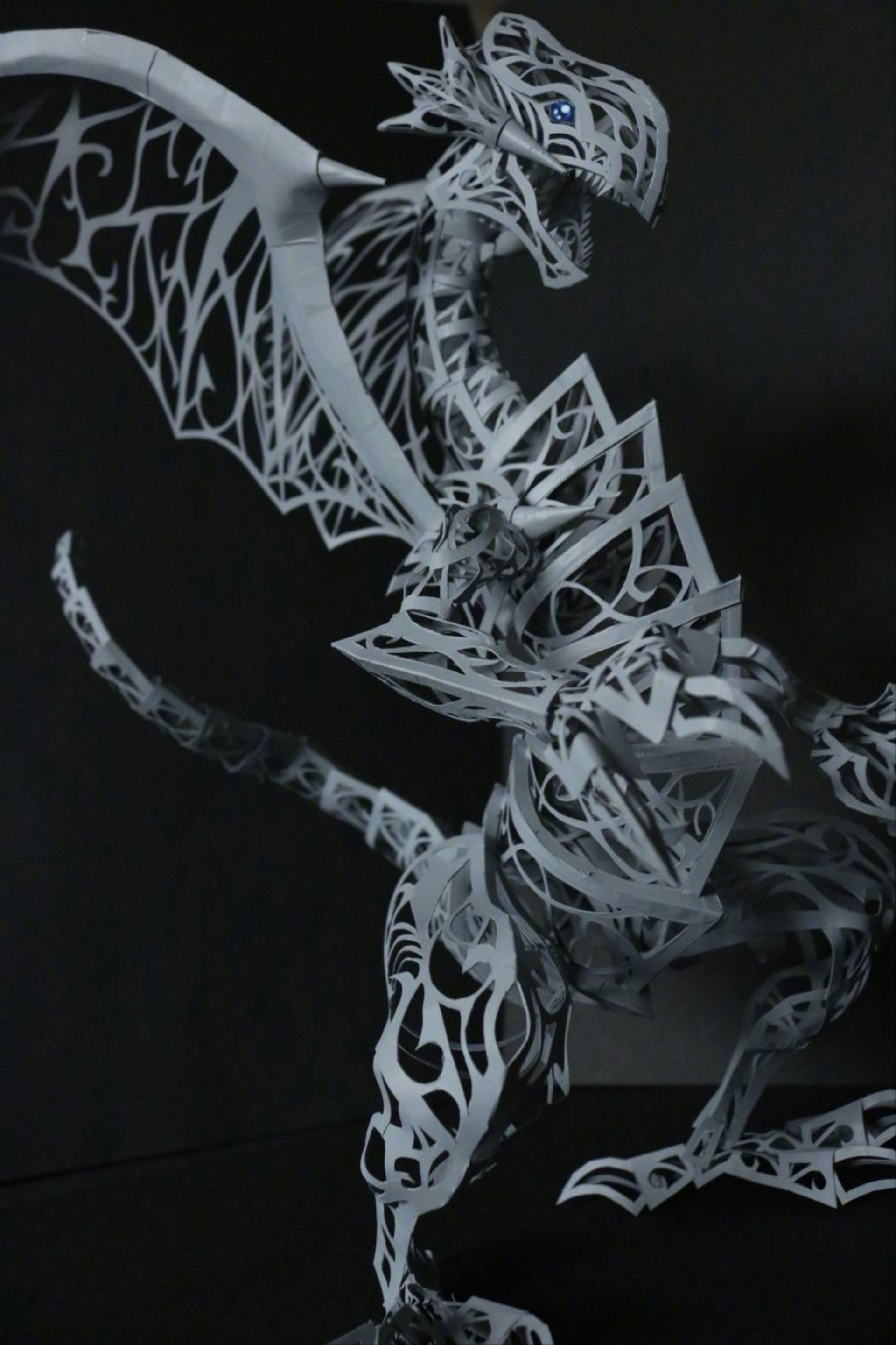 网友制作精美立体纸雕青眼白龙点睛欲飞战力爆表晴季