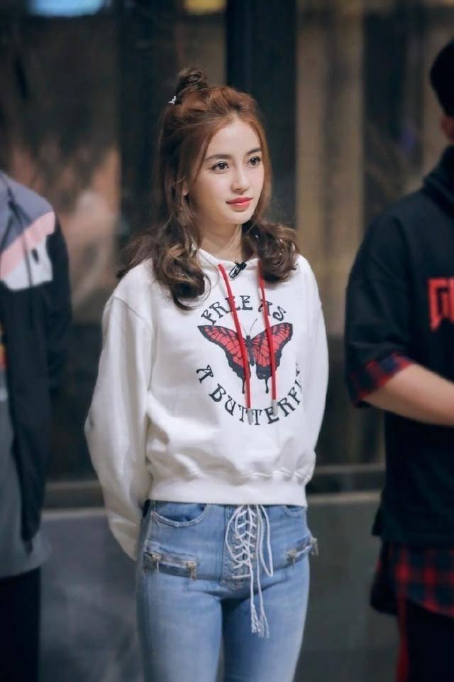 女星丸子头:迪丽热巴成哪吒,刘亦菲邻家气息,只有她被吐槽