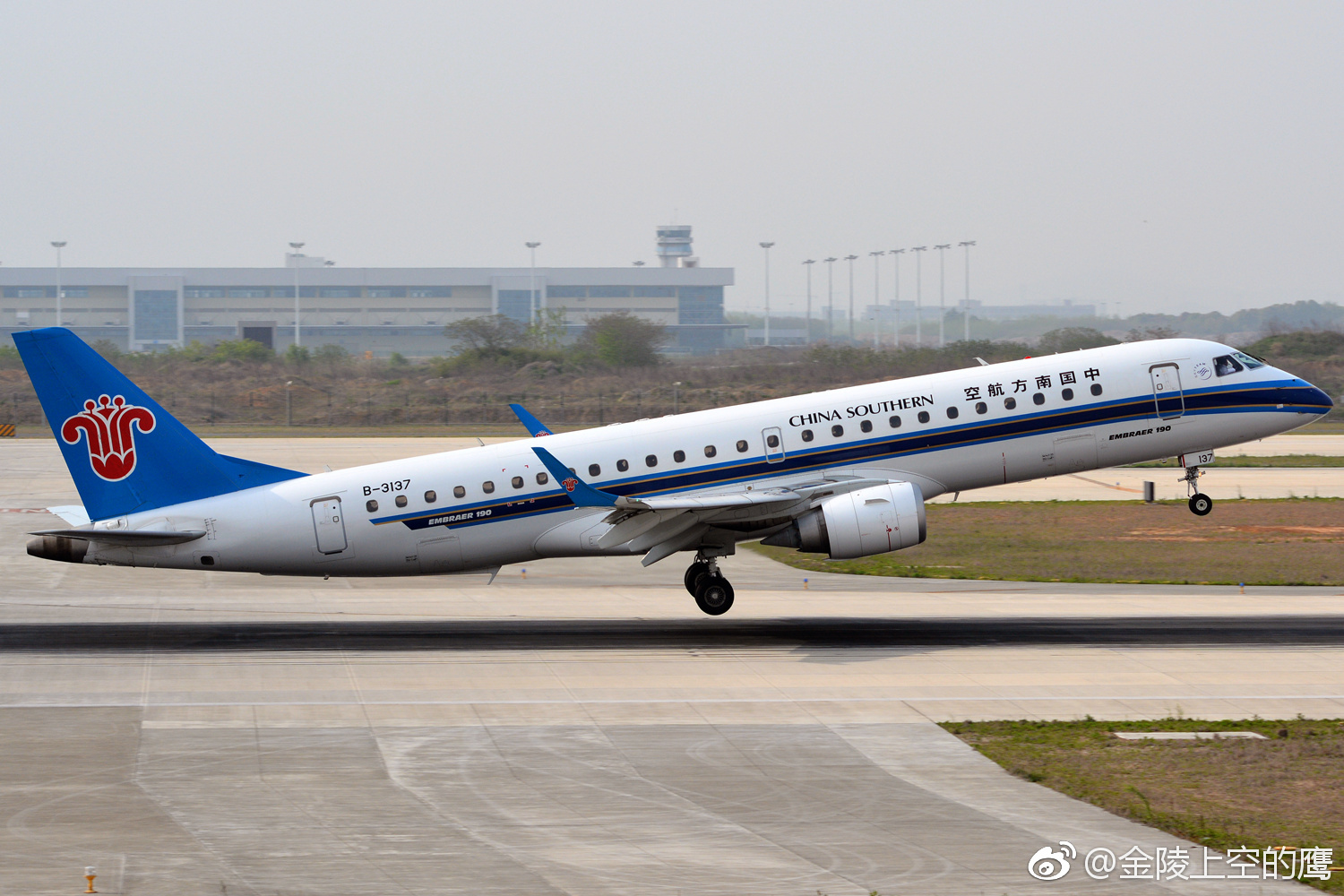 来一组在nkg拍到过的的erj|巴西|航空|工业_新浪新闻