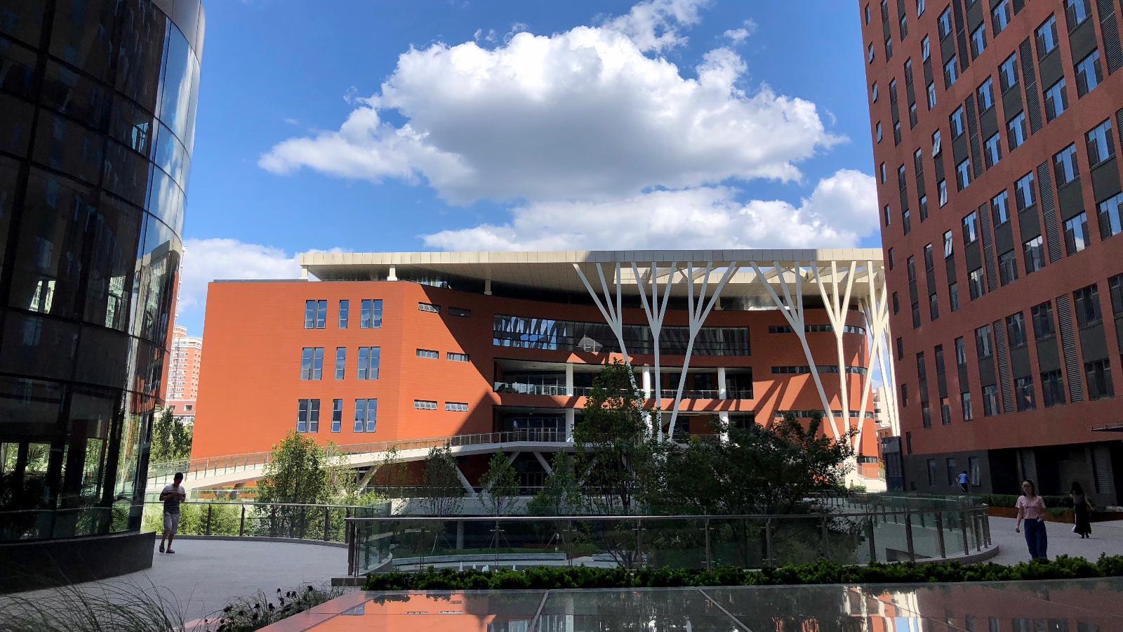 校园风光:北京林业大学之三,建筑群,蓝天白云