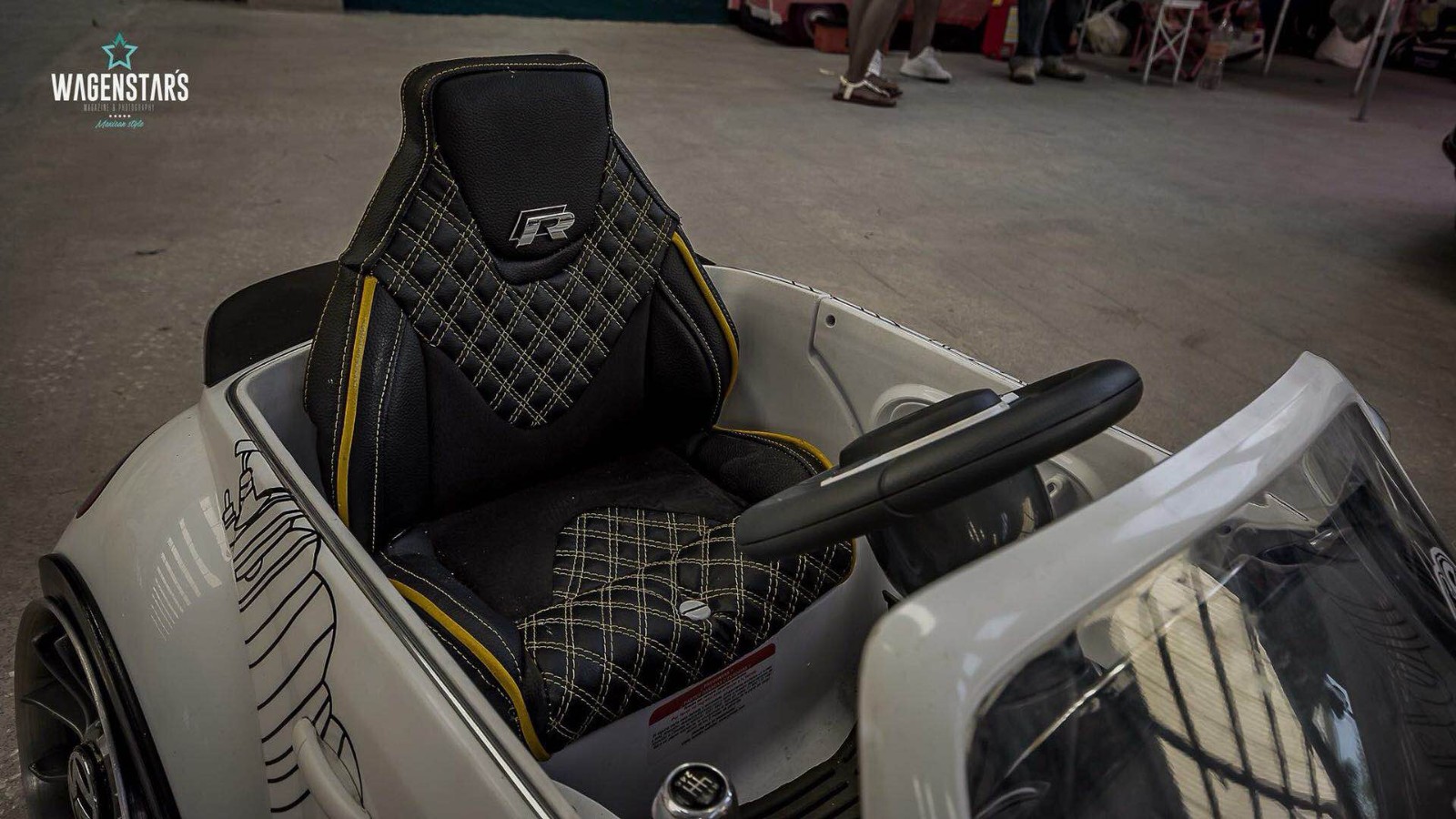 可爱的甲壳虫改装低趴宽体造型,车主还为儿子打造同款最萌童车!