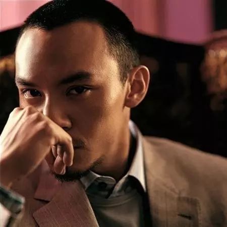 圆寸造型在夏季是很多男士的选择,它也是检验一个人是否真帅哥|元彬|