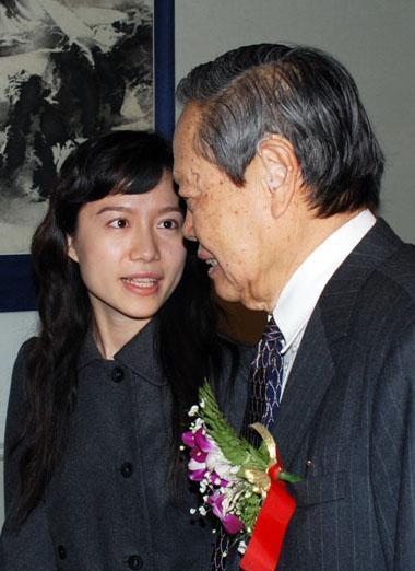 杨振宁大她54岁, 13年的陪伴, 只换来一套没有产权的房子, 值吗?