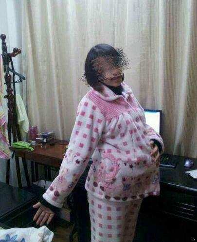 32岁女子怀孕生子, 难产找男方签字时, 孩子的爸爸只有17岁