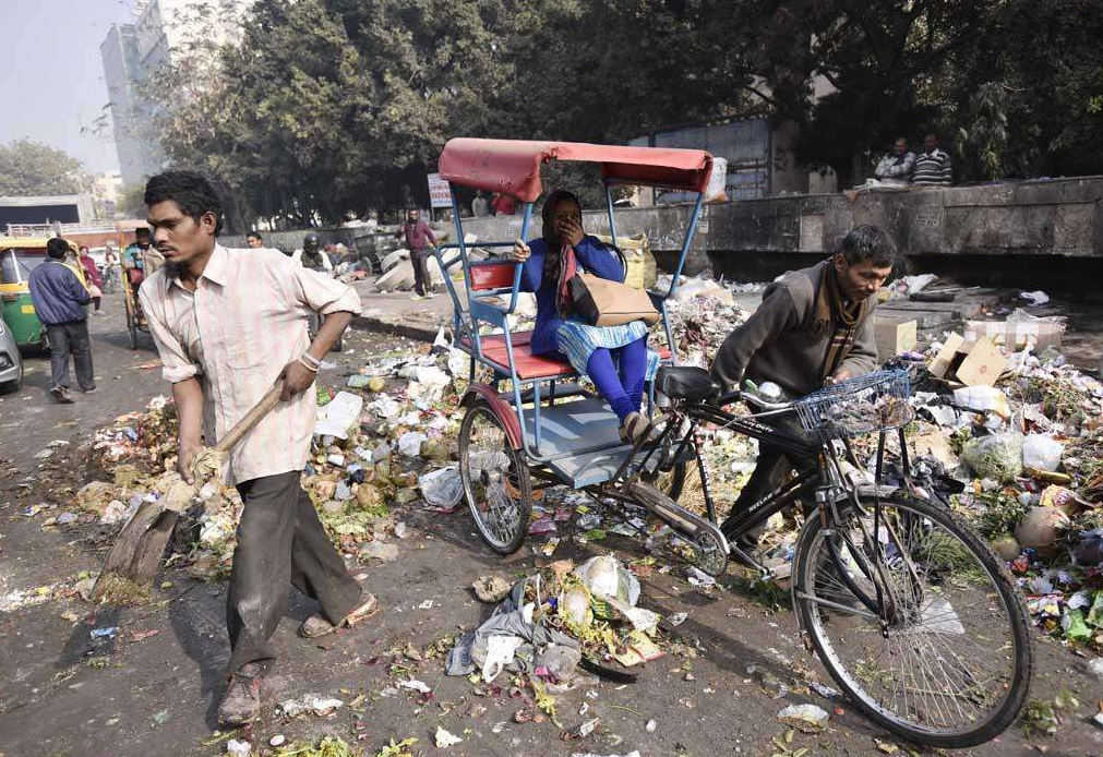 全世界最肮脏的首都,垃圾成堆,污水横流,却养活了很多拾荒者!