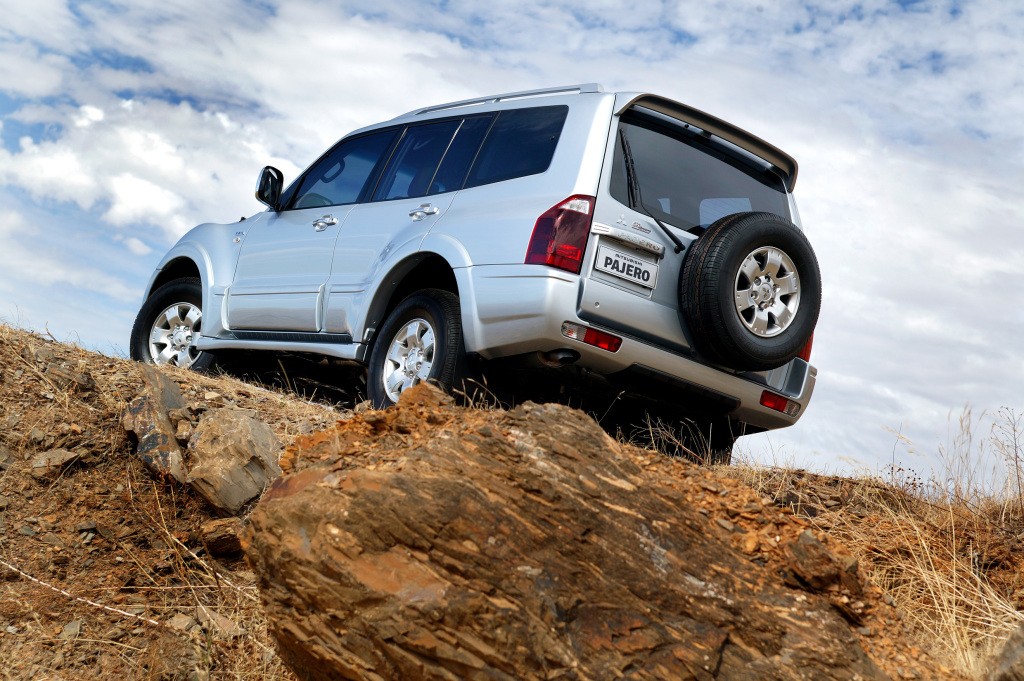 想买一台能翻山越岭的车,十万够吗?