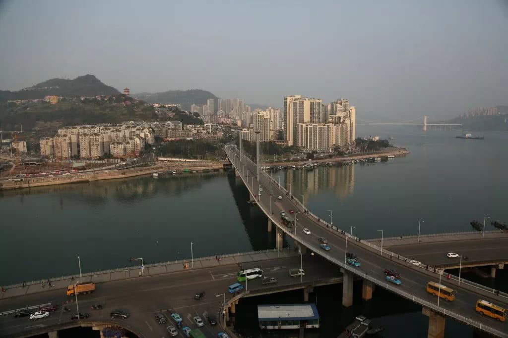 万州:摄影师3年拍万安大桥,那是怎样的一个世界?