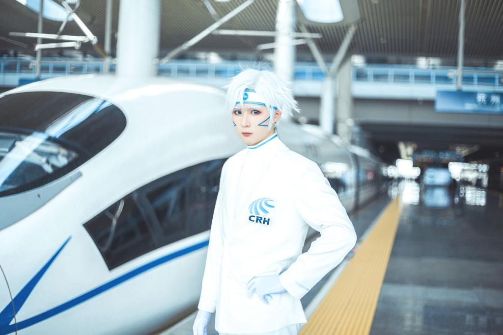 还记得复兴号与和谐号的那张刷爆网络的攻受图啊不合影吗