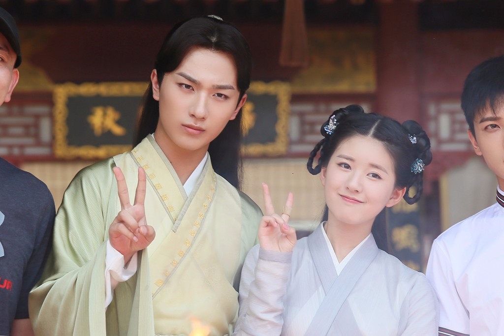 赵露思李宏毅《天雷一部之春花秋月》开机 二度合作引爆期待