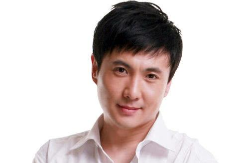 他与赵本山是春晚死敌,分道扬镳,今身价十亿数次承包春晚小品