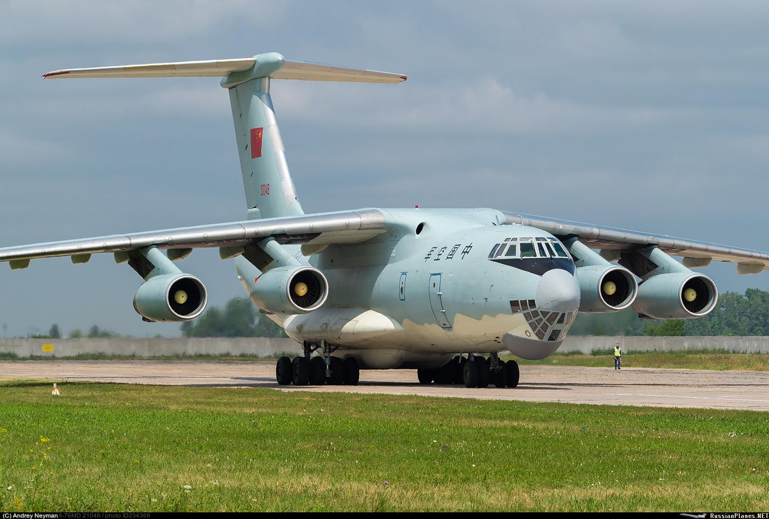 作为具有战略威慑能力的我国最新型轰炸机轰-6k,此次前往俄罗斯是它