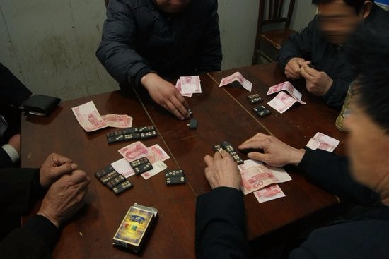 女孩网贷30万给男友做生意,男友赌博输完后让她去卖身还债