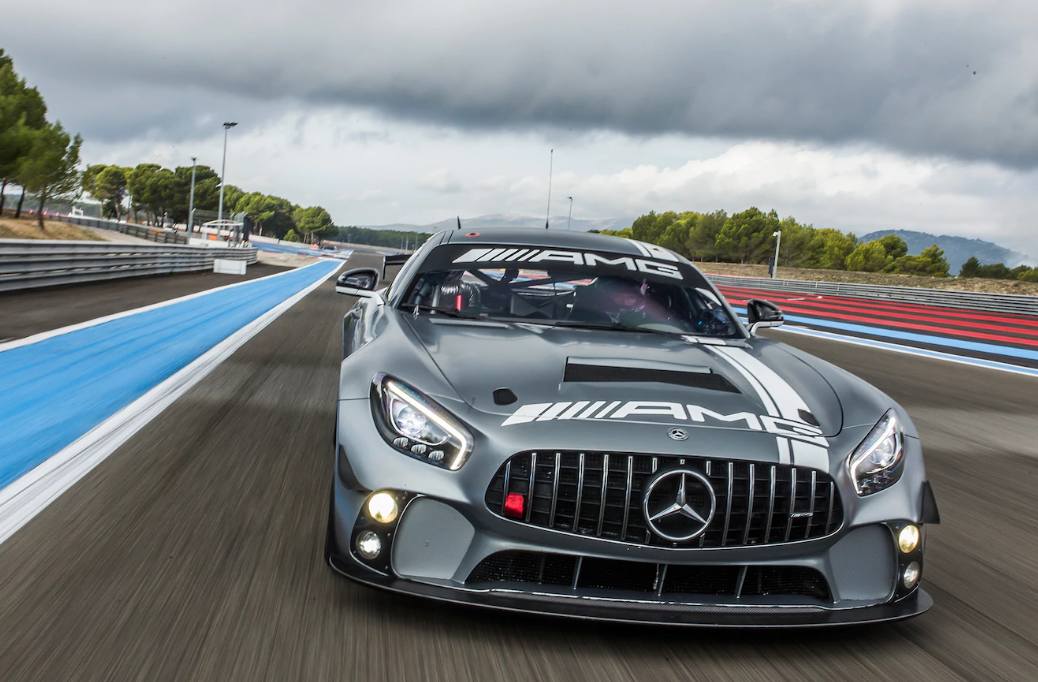 梅赛德斯amggt4售价为239万美元是一款性价比很高的性能赛车