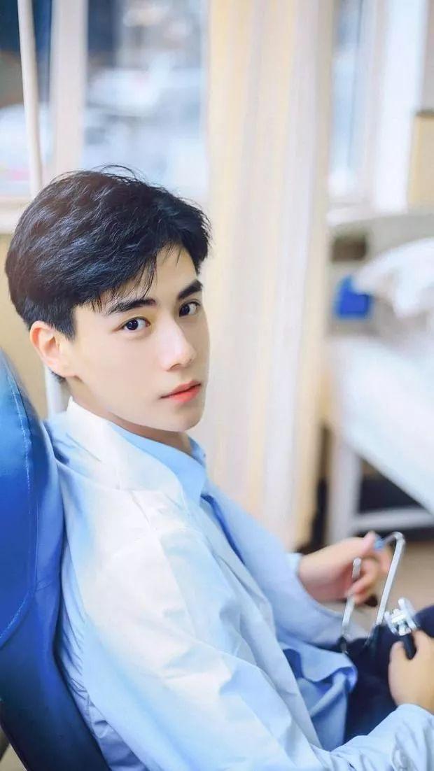 那些年, 用白大褂儿迷倒我们的帅气男医生