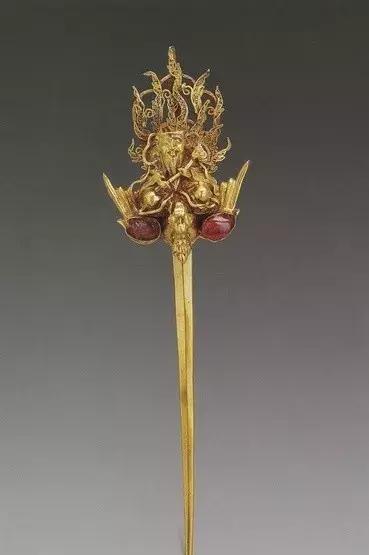 欧亚达卓刀泉古玩城中国古代女性发饰中的钗簪步摇