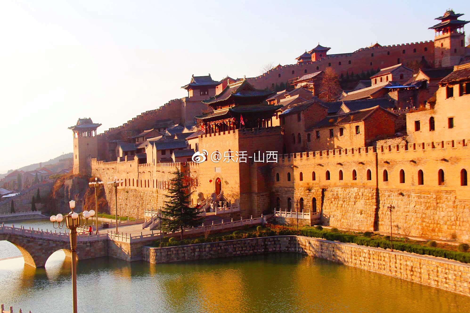 山西沁水郑村镇湘裕村,被誉为"中国北方明代第一古城堡"93兵洞连城