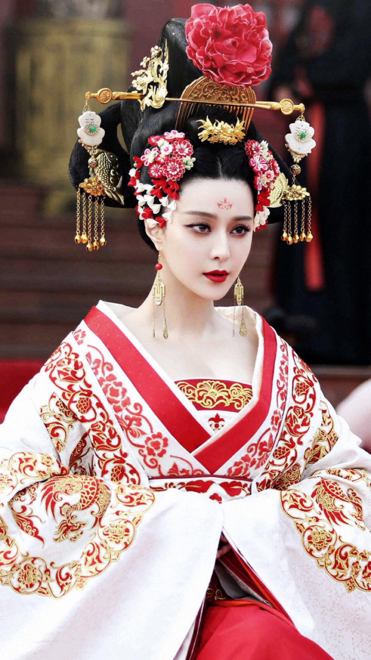 女明星花钿妆同台尬颜值,她打败范冰冰赵丽颖陈乔恩成最美花钿妆