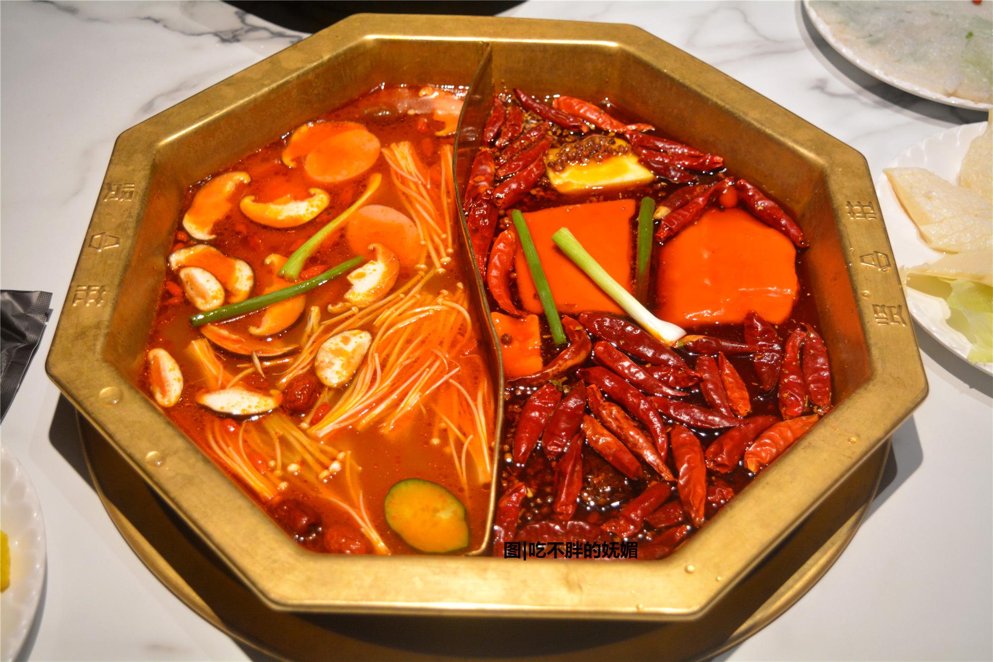 去明星开的餐厅吃火锅,人均150,也就涮了34个菜而已!