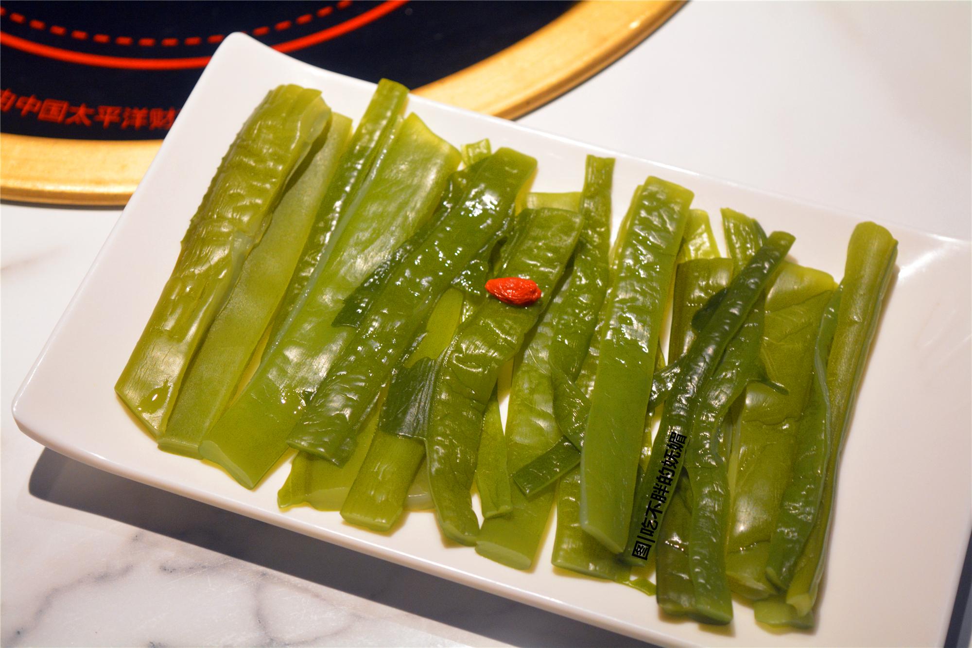 去明星开的餐厅吃火锅,人均150,也就涮了34个菜而已!