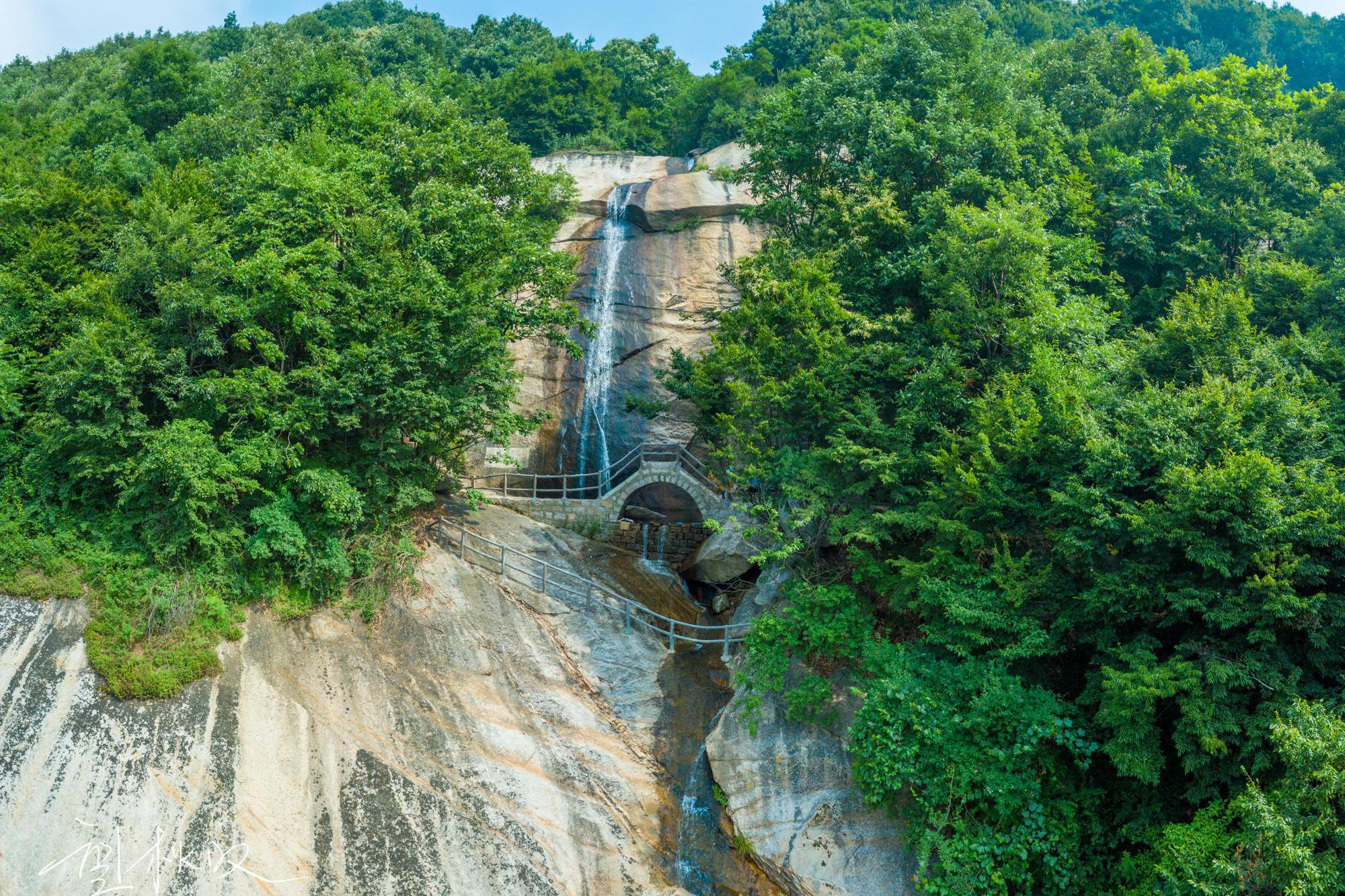 山峰上的汉字?天池湖怪?天池山的谜谁能解?