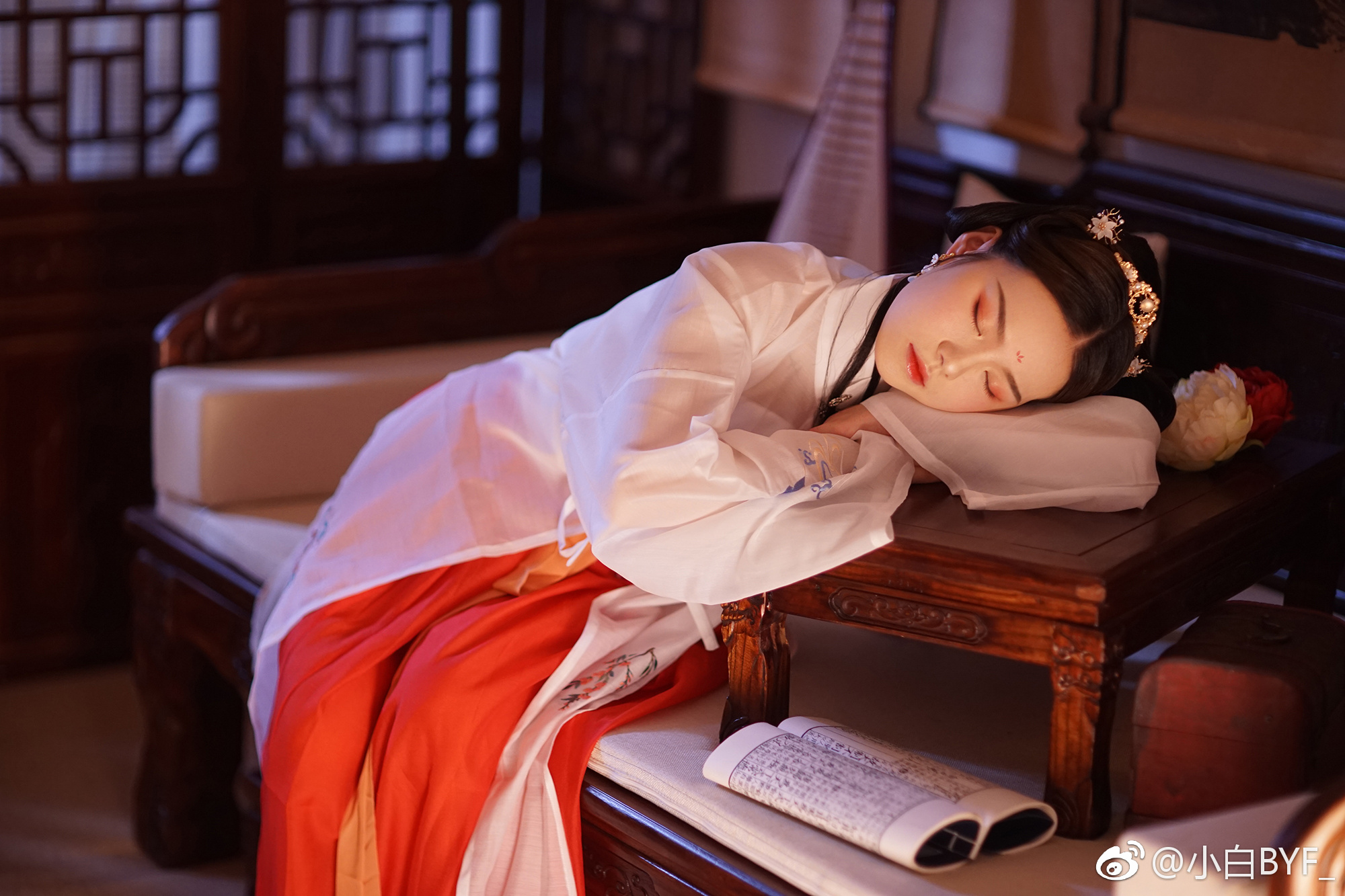 摄影:@小白byf_ 抄送:@知竹zz @汉服写真集 @汉服荟 @汉服资讯  @檀烧