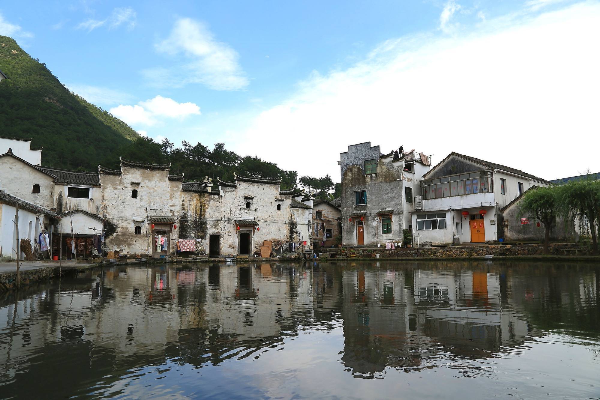 浙江省兰溪市芝堰村,用山清水秀来形容这里一点也不为过