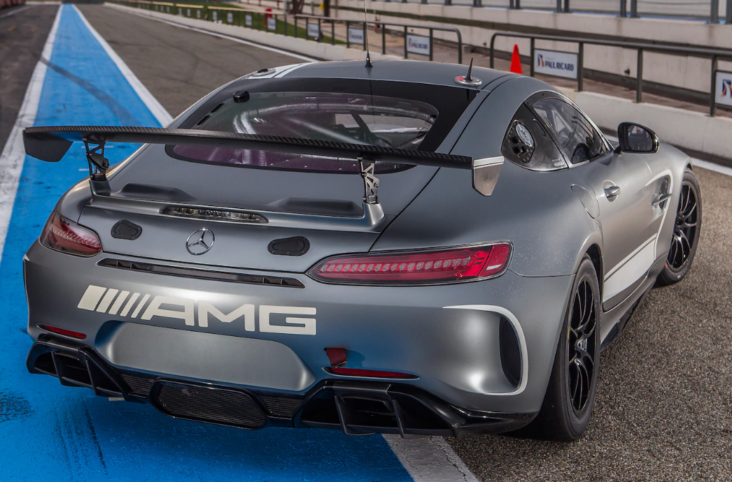 梅赛德斯amggt4售价为239万美元是一款性价比很高的性能赛车