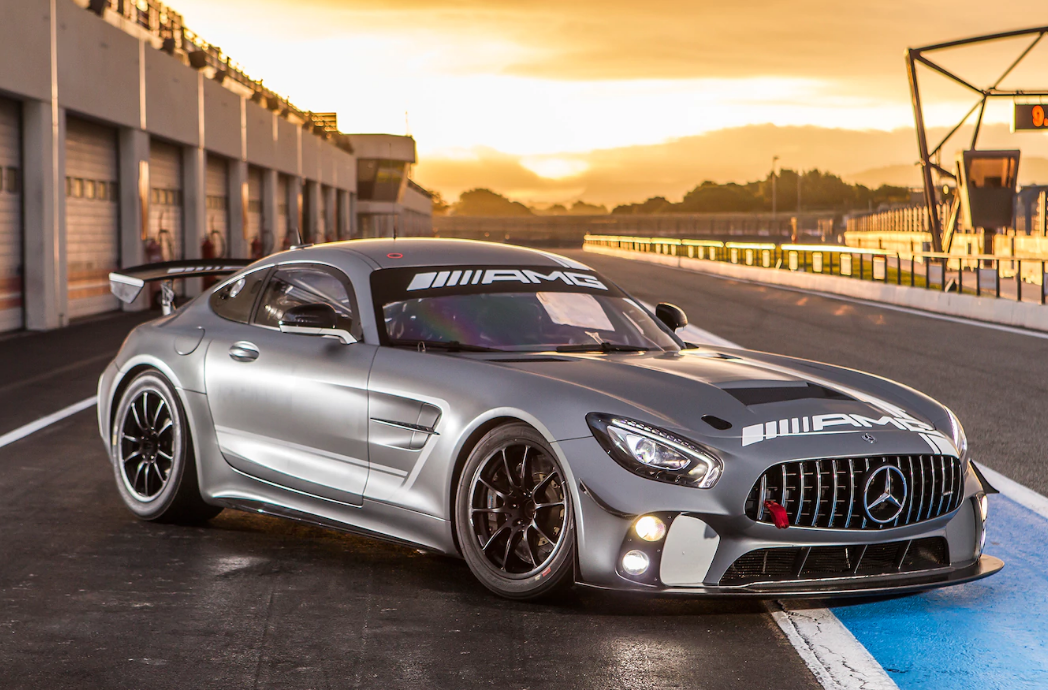 梅赛德斯amggt4售价为239万美元是一款性价比很高的性能赛车