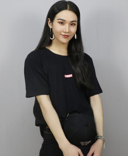 明日之子姚曦签约北京伊凡传媒曾遭杨幂索吻