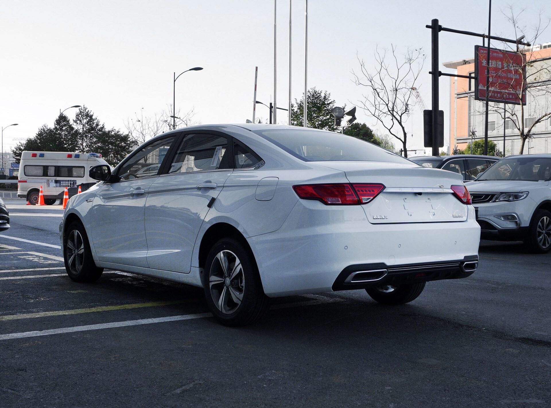 就是它让睿骋cc销量惨淡,国产轿车标杆,挑战朗逸很轻松