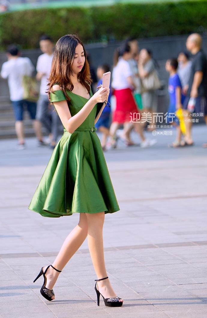 街拍时尚秀: 路人美女之夏日街拍经典回顾第八期!|街拍|经典|时尚秀_新浪新闻