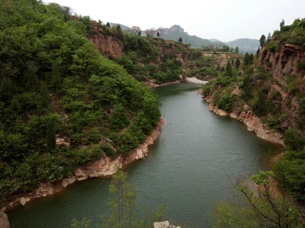 郑州新密 尖山钟沟的飞龙峡