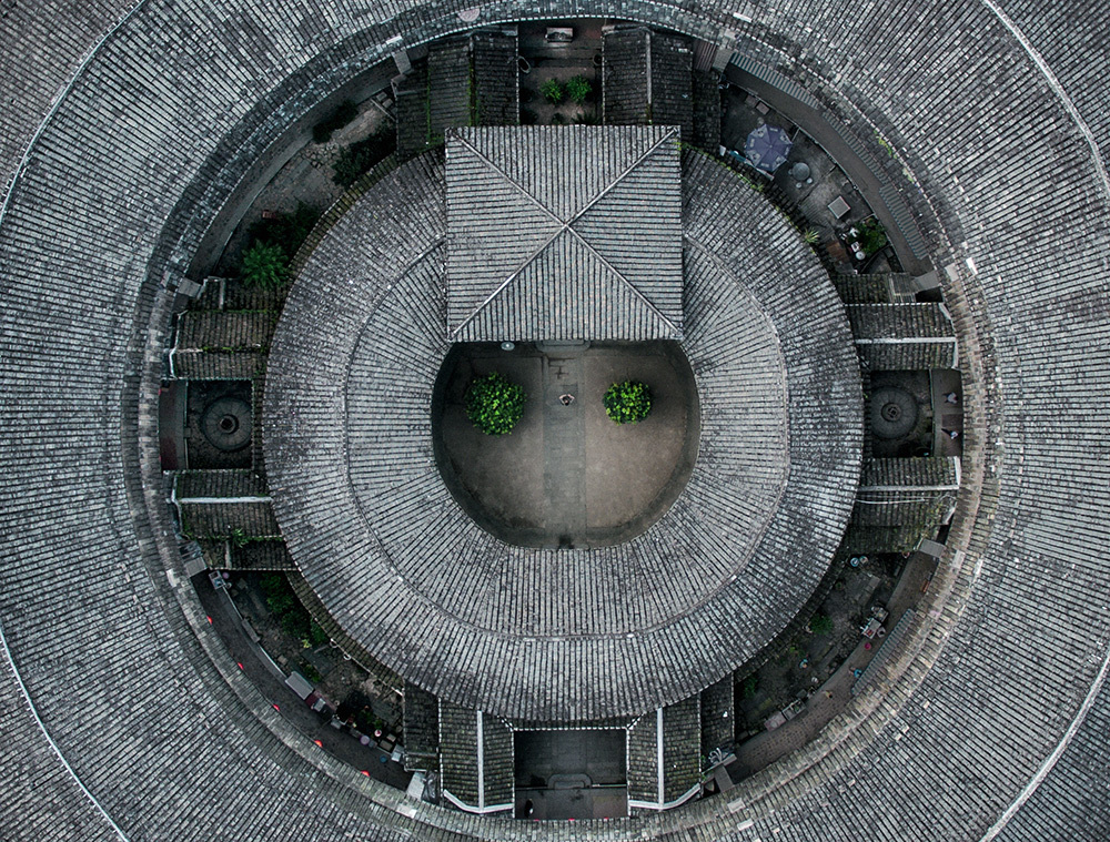 分享一组俯瞰土楼的航拍作品,摄影 投稿"你好,世界