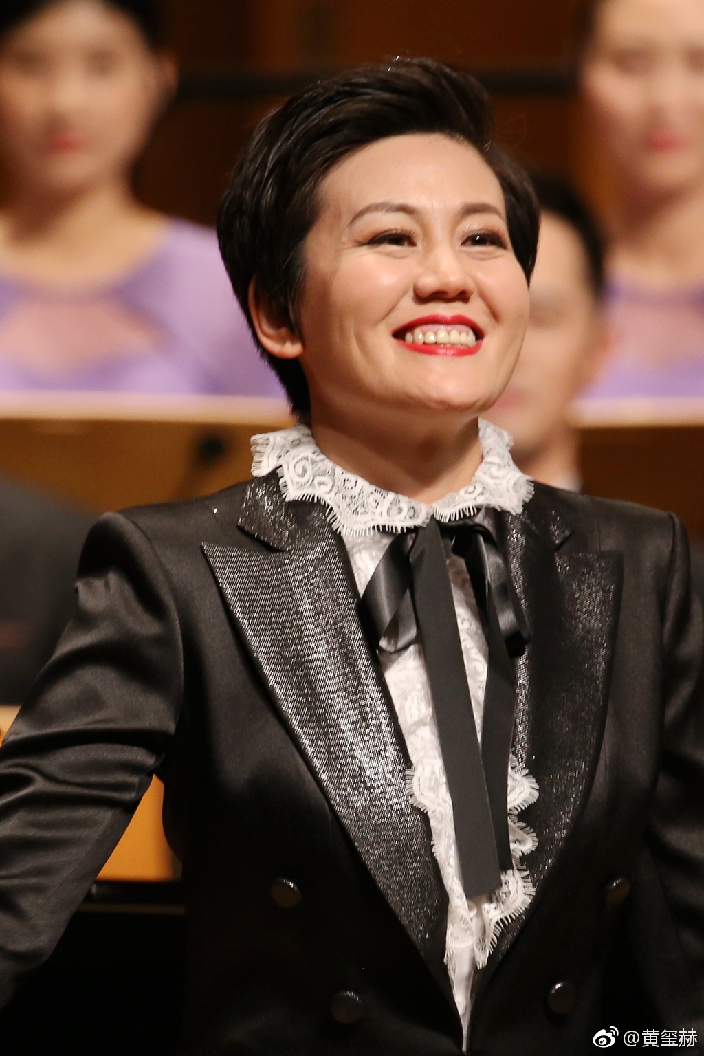 演出非常精彩,成功,首席指挥 艺术总监邢珊珊也是赢得了大家的掌声和