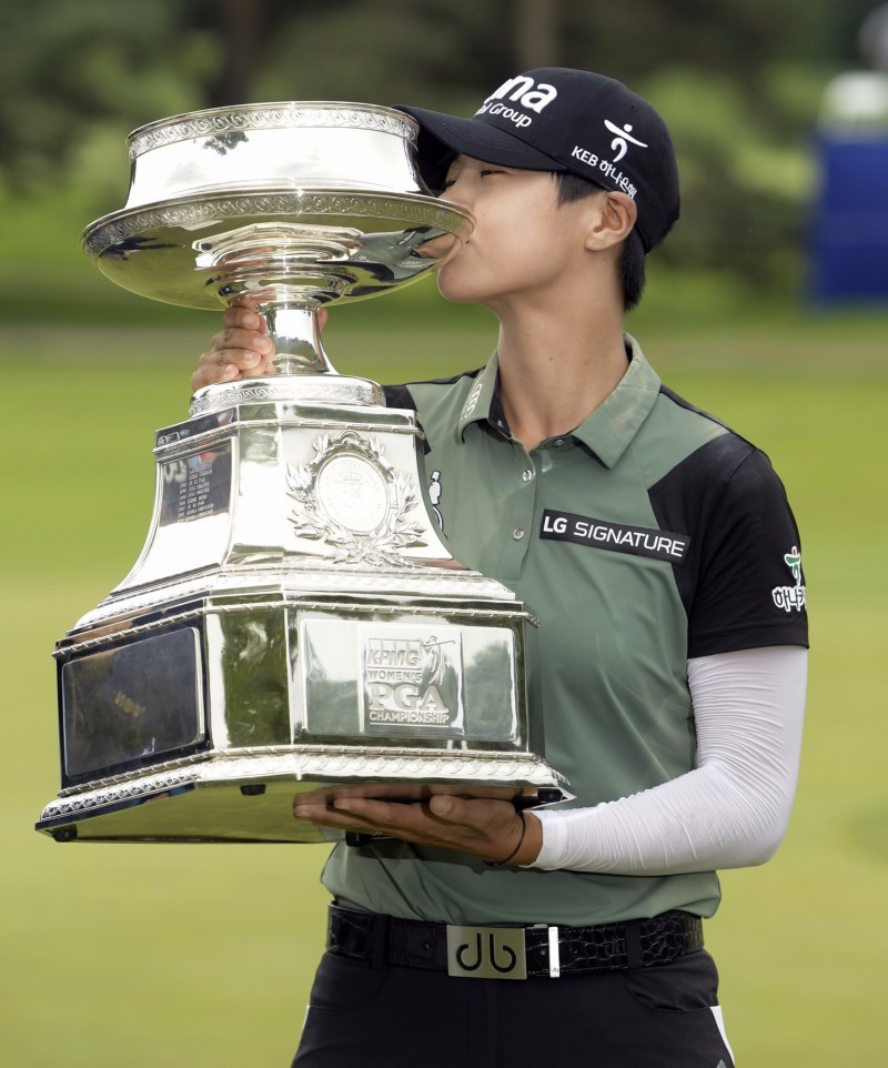 朴成炫两度经历延长加赛,个人凭借着更加稳定的发挥,击败了同胞柳萧然