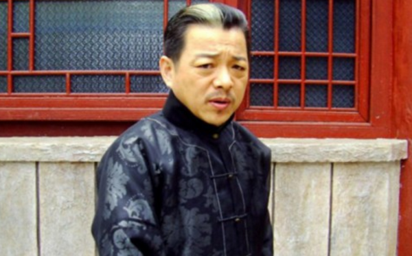 摆过地摊当过厨子跑龙套数十年小人物的一句话打脸小鲜肉