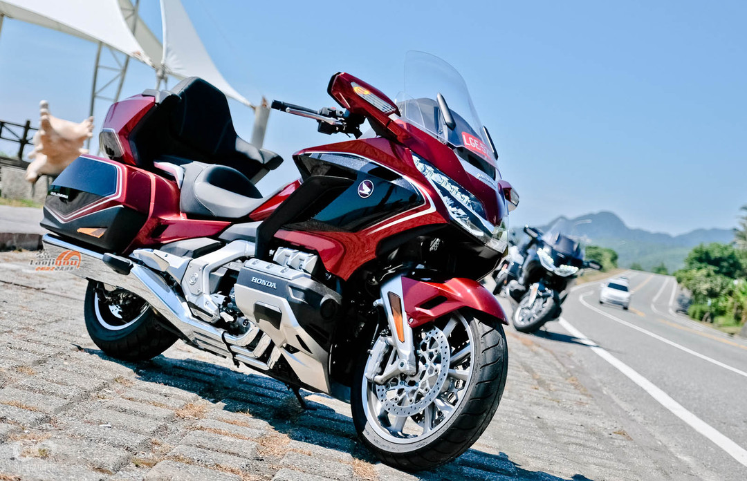 本田2019款金翼非双cb1000r正式发布换装全新配色