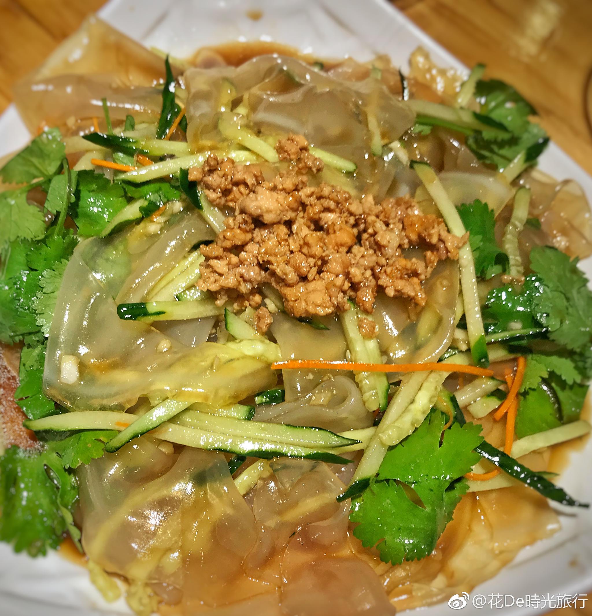 个人觉得像什么"大丰收","酱大骨","地三鲜","拉皮","铁板小鸡炖蘑菇"