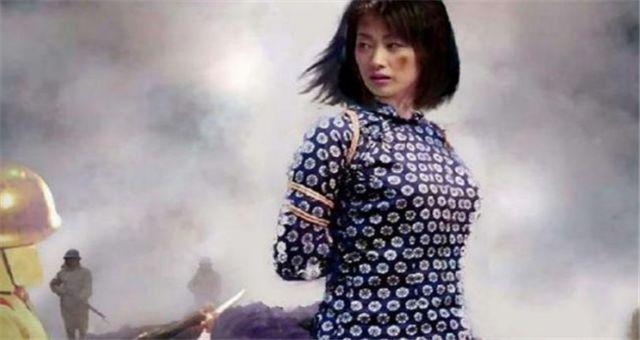 她的名字叫陈康荣,从缅甸出生,不过在未成年的时候就回到了中国.