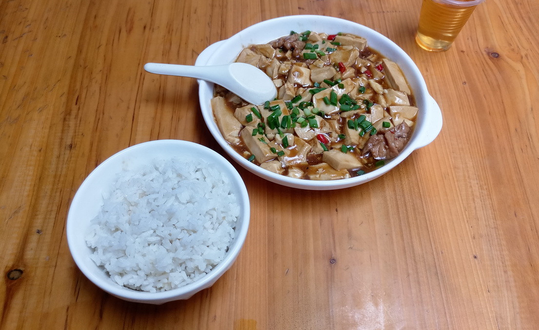 广州黄埔城中村,10元即炒快餐-大众饮食店,实惠卫生