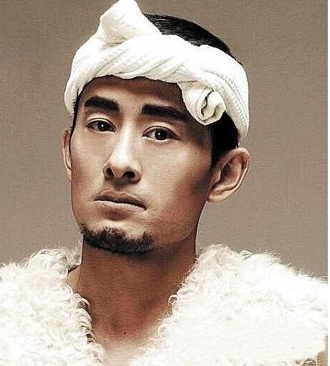 歌手阿宝凭借高音一炮而红如今却销声匿迹背后的真相让人哑然