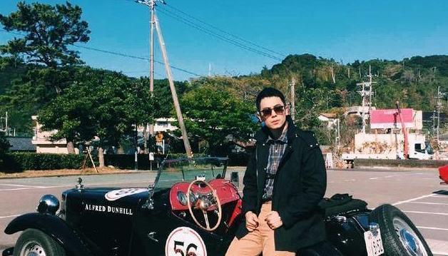 新车 正文 主业问的父亲是一位退伍军人,从小便对朱亚文严格管理,别人