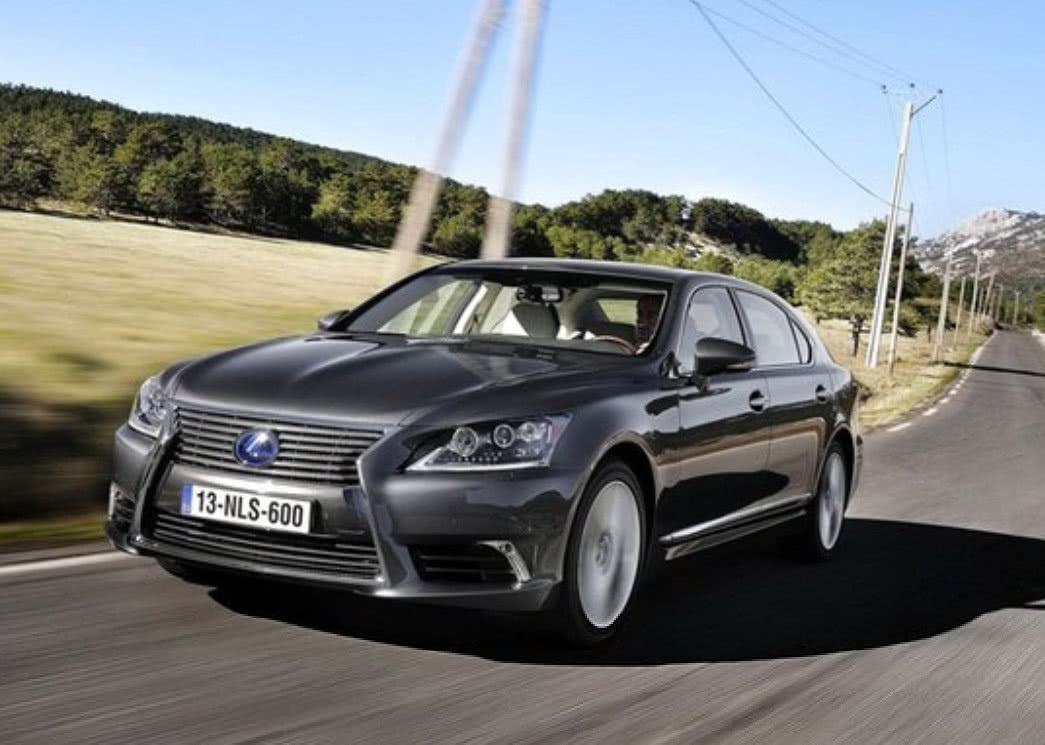 既生瑜何生亮百万元级别的瑜亮之战雷克萨斯ls对战宝马7系