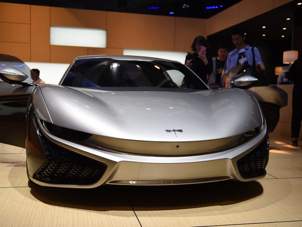 不等"兰博基泰"了,这款6月份上市的国产超跑简直帅到颤抖!