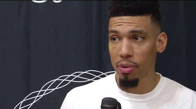 小卡不说话,格林却为其发声,这话说的真的要替