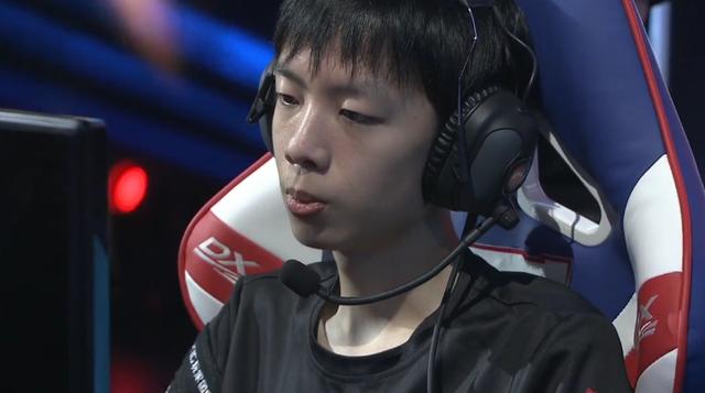 这位主持人比任栋还要皮?在lpl只有他敢这样挑衅司马老贼!