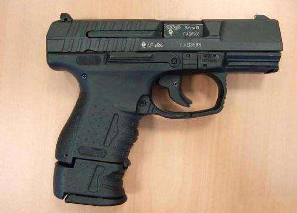 手枪小巧轻便,能够随身隐蔽携带,是一种很好的防身武器.