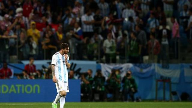 世界杯群外围:阿根廷惨败引发混乱,将帅隔空暗
